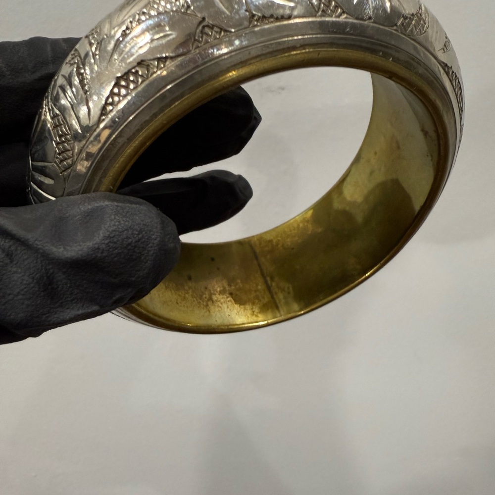Vintage Floral Engraved Silver Bangle - Picture 5 of 9